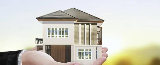 House model concept in hand
