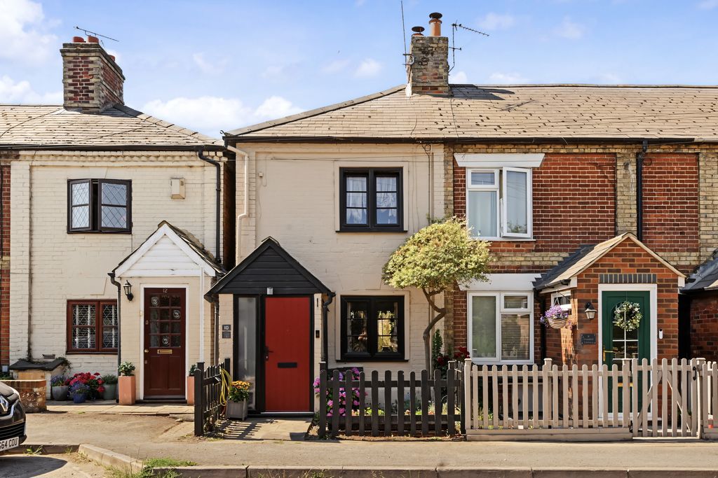 Aylesbury Road, Aston Clinton, Buckinghamshire, HP22 5AG