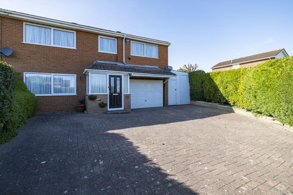 Sutherland Grove, Bletchley, Milton Keynes, Buckinghamshire, MK3 7NX