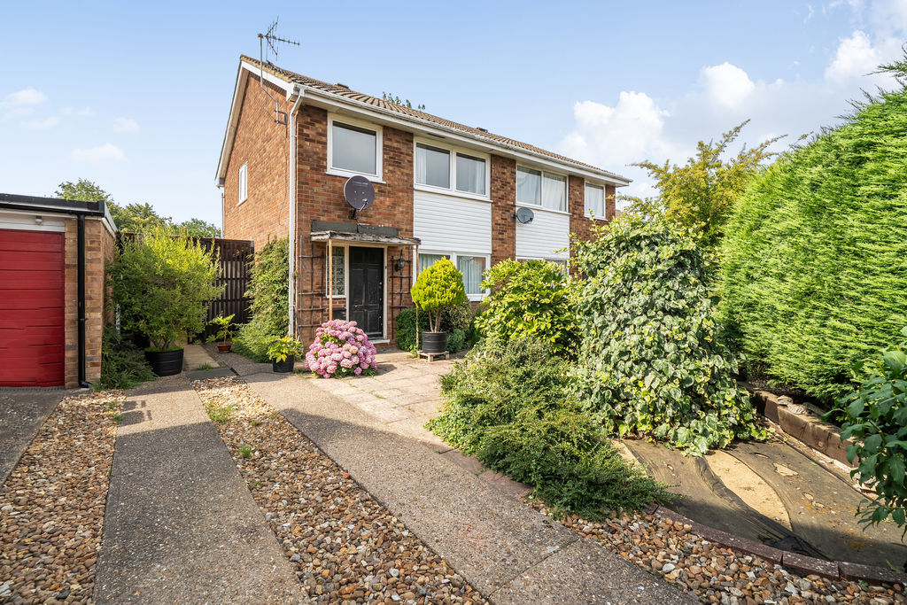 Walton Heath, Bletchley, Milton Keynes, Buckinghamshire, MK3 7RU