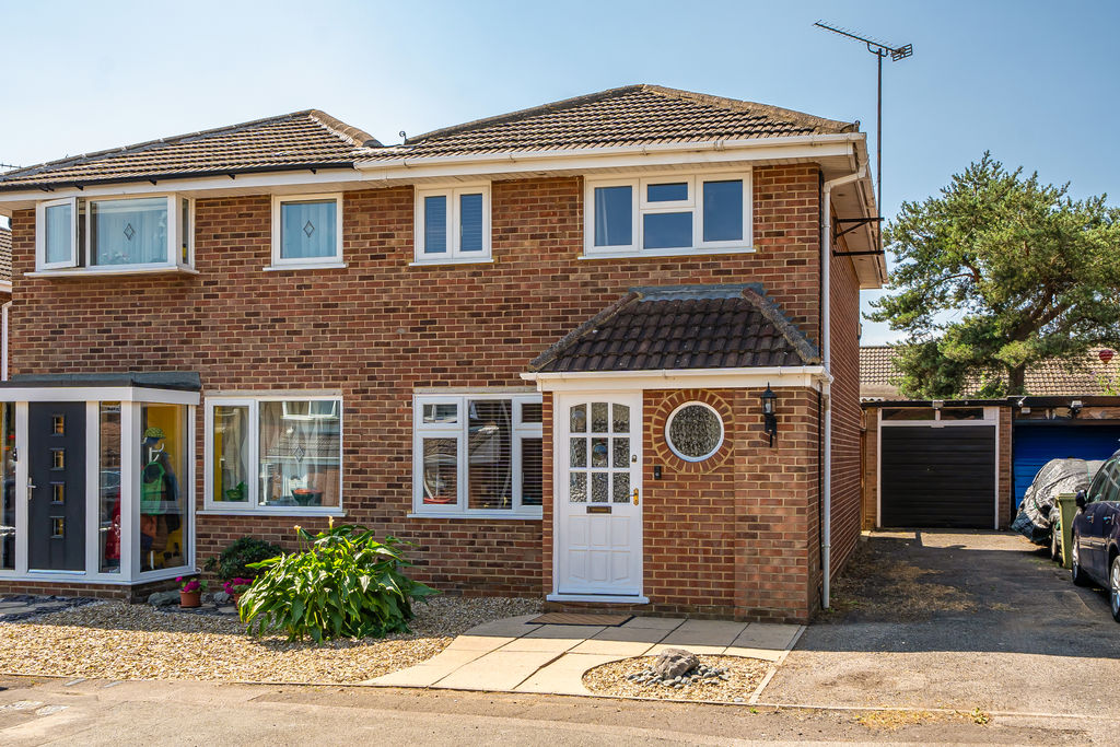 Greenlaw Place, Bletchley, Milton Keynes, Buckinghamshire, MK3 6QB