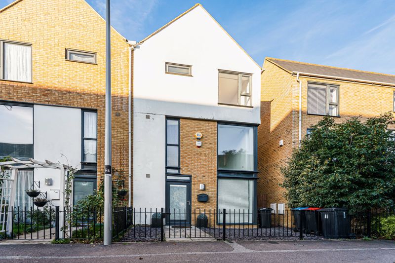 Haven Street, Broughton, Milton Keynes, Buckinghamshire, MK10 7DY