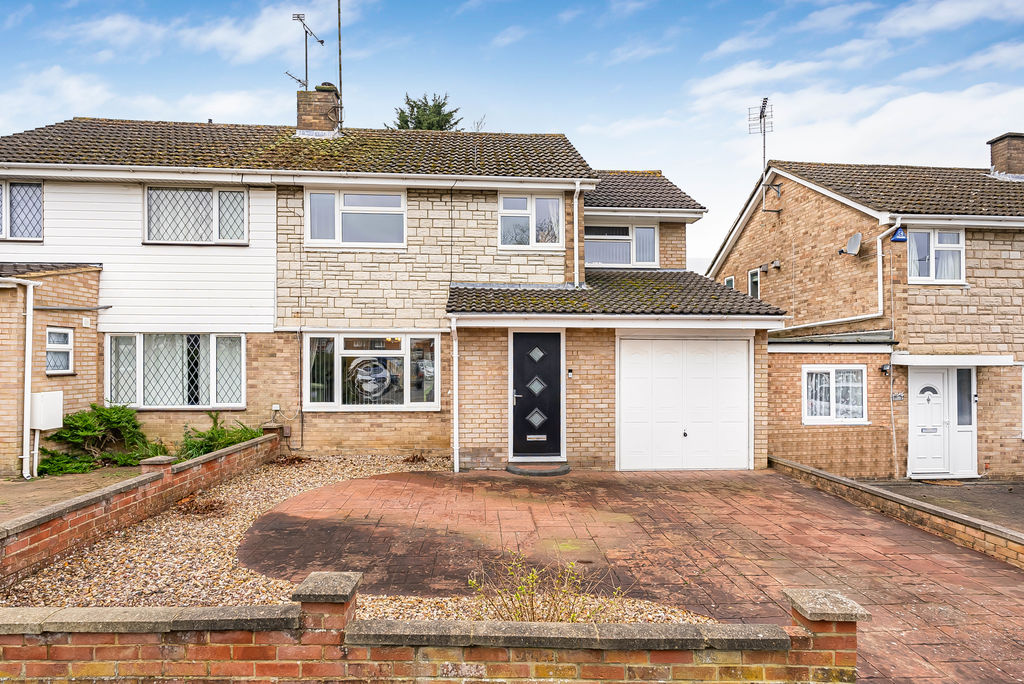 Whalley Drive, Bletchley, Milton Keynes, Buckinghamshire, MK3 6JL