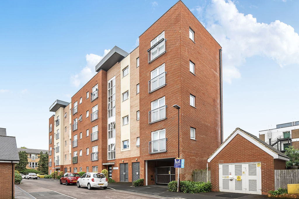 Marquess Drive, Bletchley, Milton Keynes, Buckinghamshire, MK2 2FN