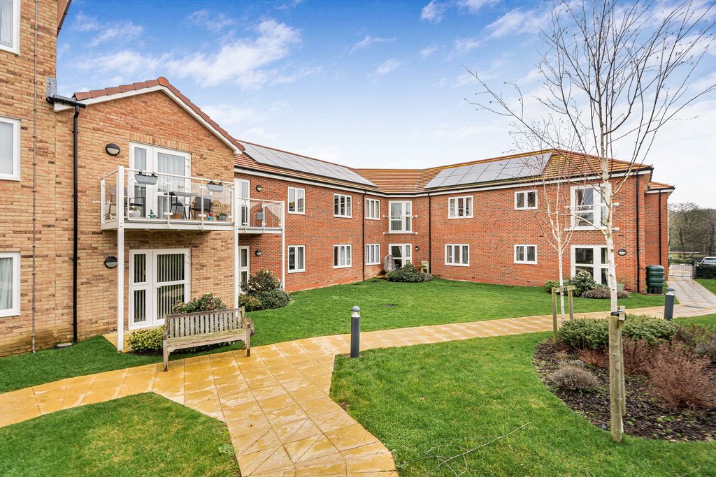 Barnsdale Drive, Westcroft, Milton Keynes, Buckinghamshire , MK4 4DU