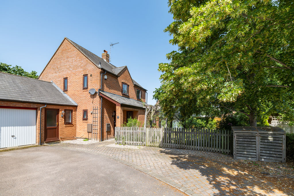 Cook Close, Walton Park, Milton Keynes, Buckinghamshire, MK7 7JA