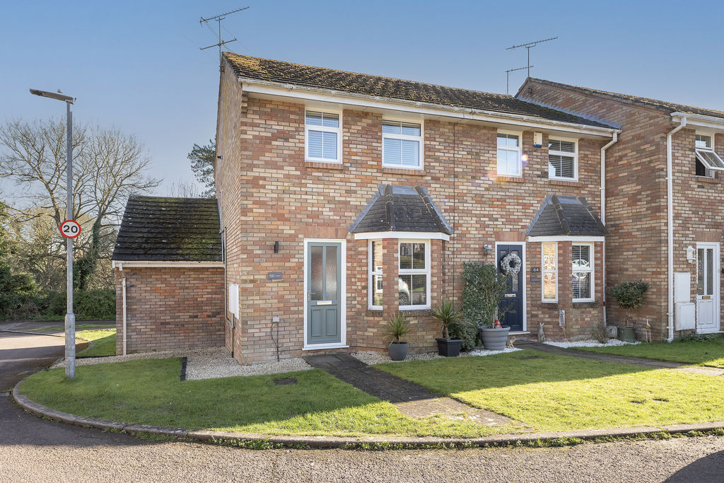 Lakeside, Tring, Hertfordshire, HP23 5HN