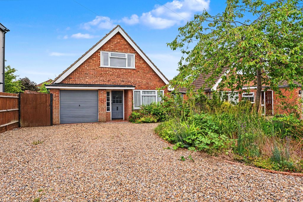 Albion Road, Pitstone, Buckinghamshire, LU7 9AY