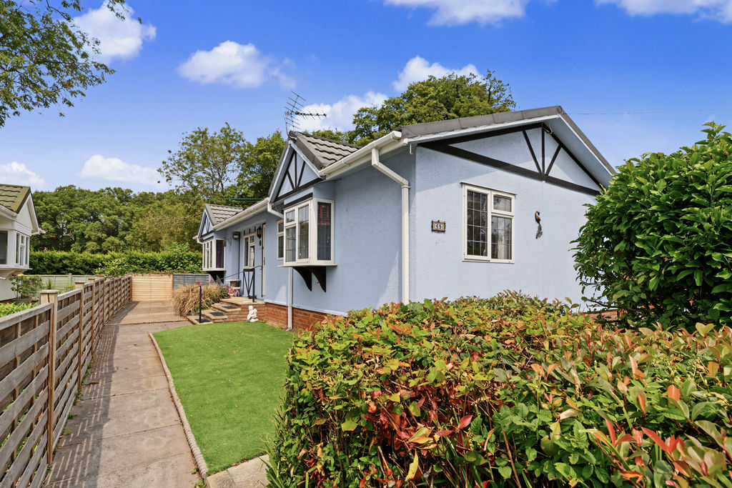 Chesham Road, Wigginton, Hertfordshire, HP23 6JF