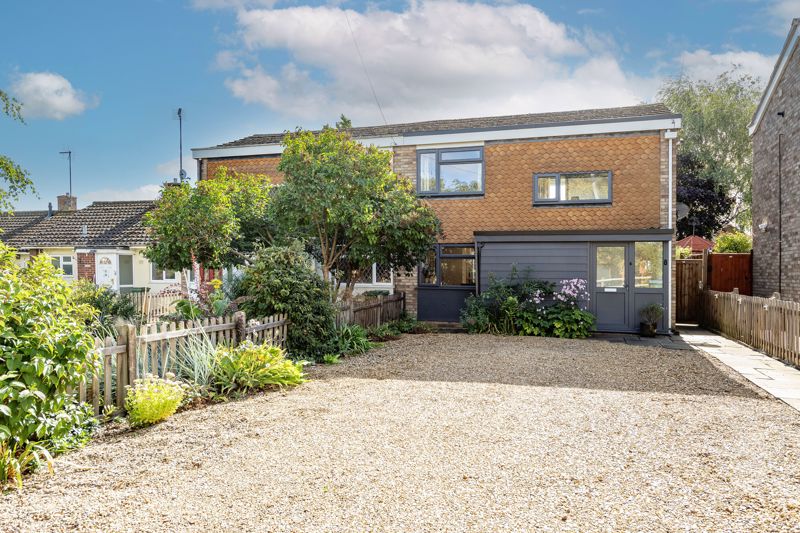 Barkham Close, Cheddington, Buckinghamshire, LU7 0RT