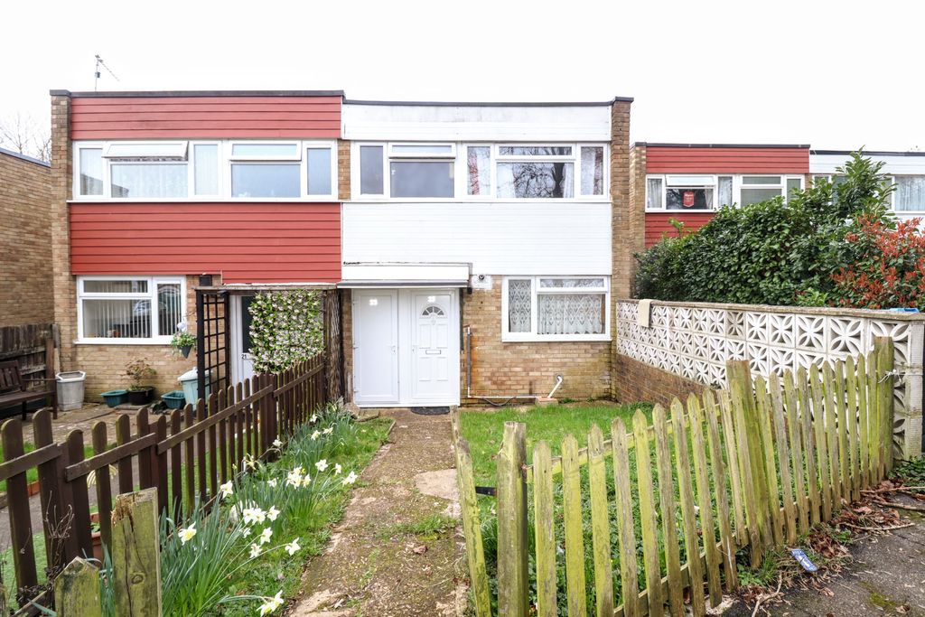 Nevis Grove, Bletchley, Milton Keynes, Buckinghamshire, MK2 3NX