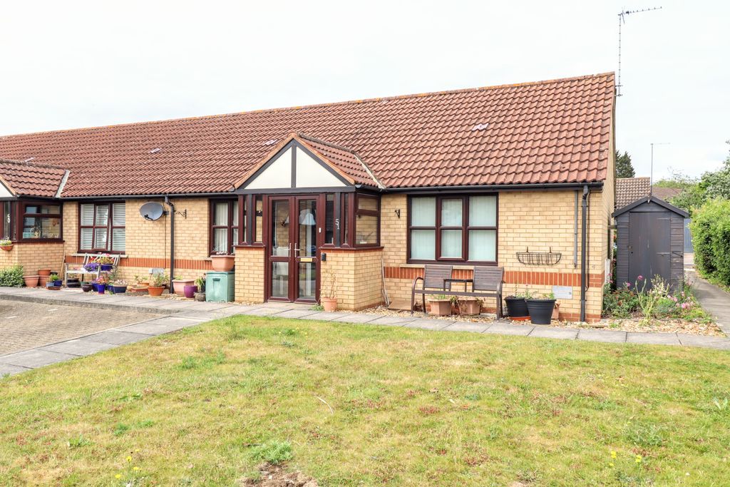 Epsom Grove, Bletchley, Milton Keynes, Buckinghamshire, MK3 5NR
