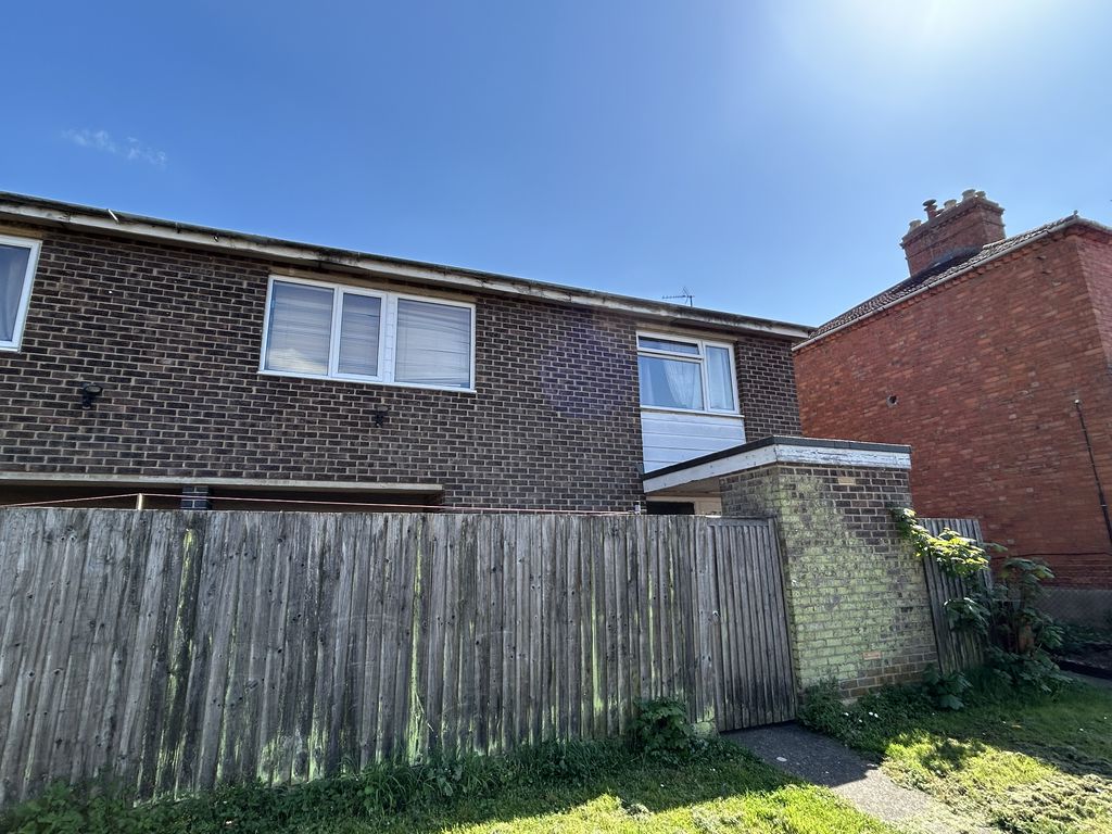 Thompson Street, New Bradwell, Milton Keynes, Buckinghamshire, MK13 0EF