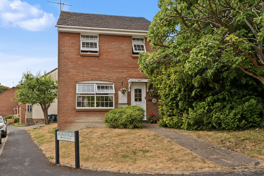 Morefields, Tring, Hertfordshire, HP23 5EU
