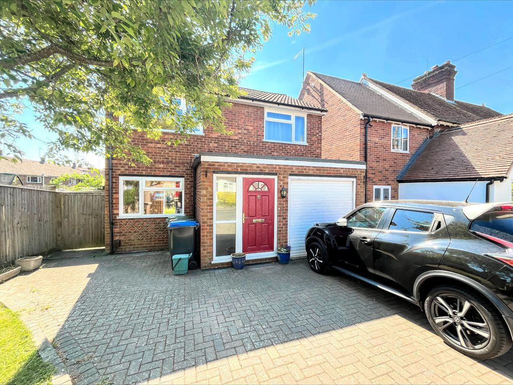 Goldfield Road, Tring, Hertfordshire, HP23 4BA