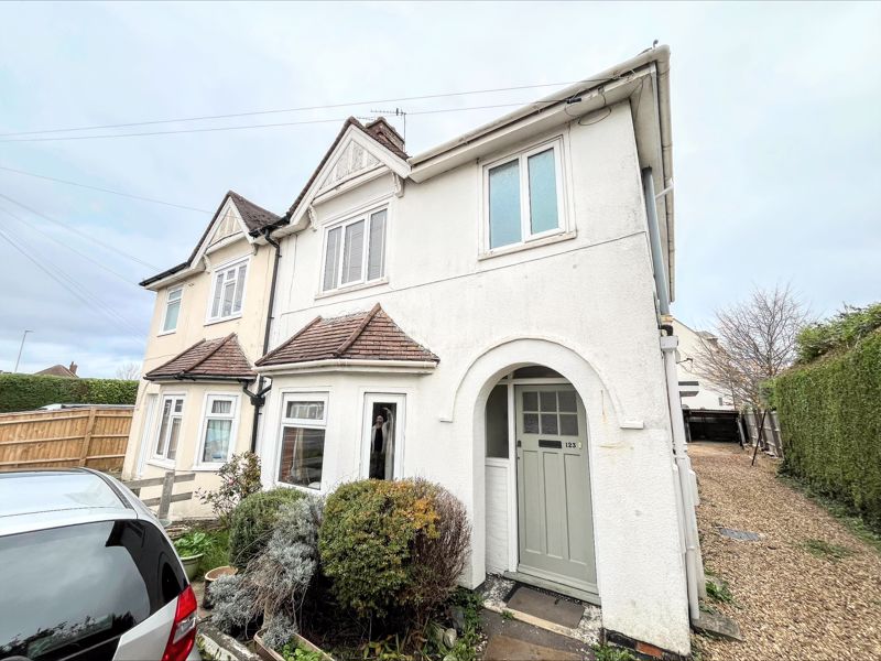 Mandeville Road, Aylesbury, Buckinghamshire, HP21 8AJ