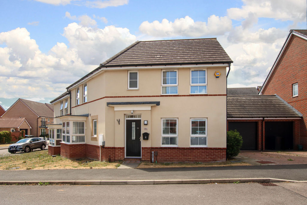 Burgundy Drive, Hemel Hempstead, Hertfordshire, HP2 7DB