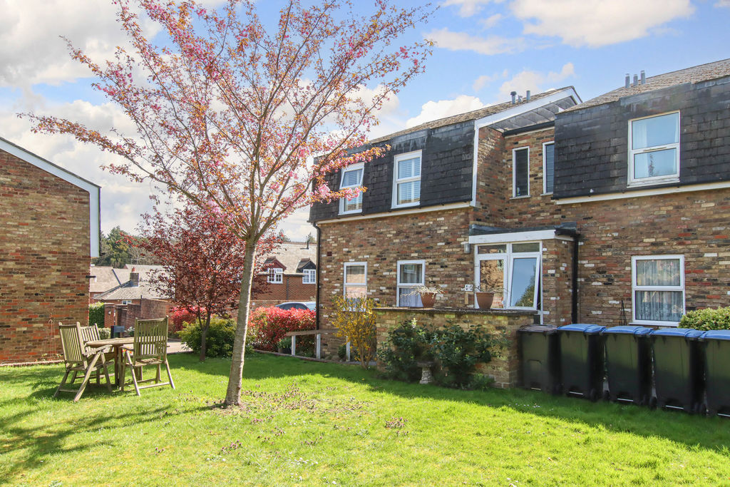 Mansard Close, Tring, Hertfordshire, HP23 6DD