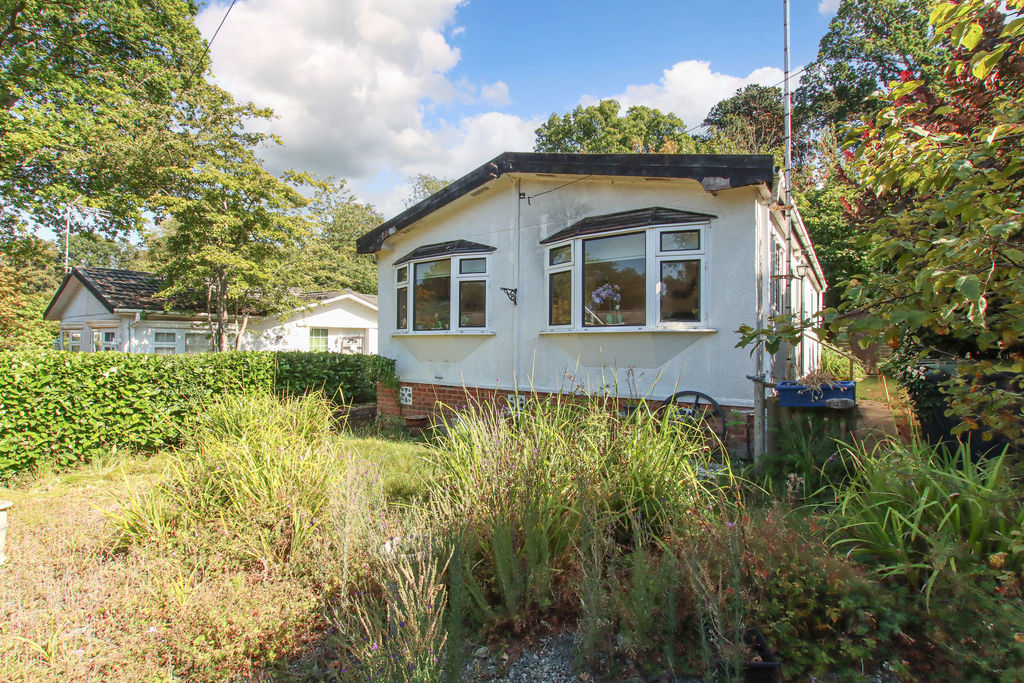 Chesham Road, Wigginton, Hertfordshire, HP23 6JF