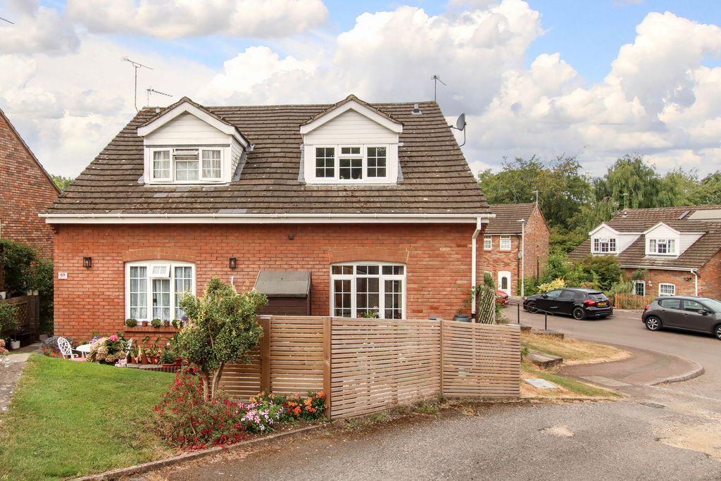 Grove Gardens, TRING, Hertfordshire, HP23 5PY