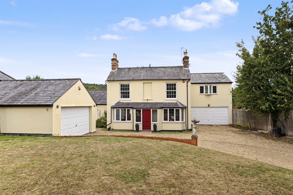 Buckland Wharf, Buckland, Buckinghamshire, HP22 5LQ
