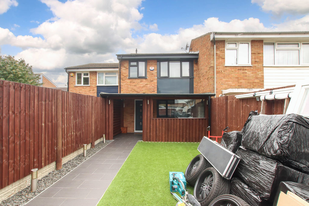 Bronte Crescent, Hemel Hempstead, Hertfordshire, HP2 7NT