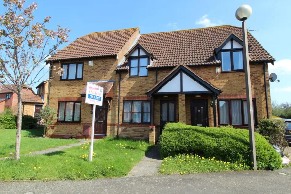 13 mithras gardens new front shot_lge.jpg