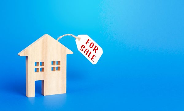 How to Sell a House Fast in a Slow Market (Guide for 2026)