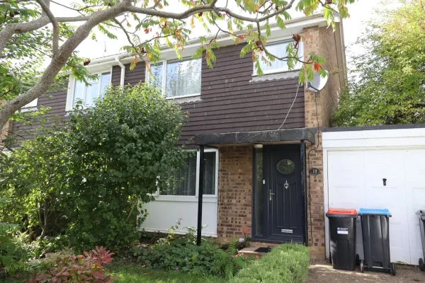 Lrg_10 Byron drive front 1.JPG