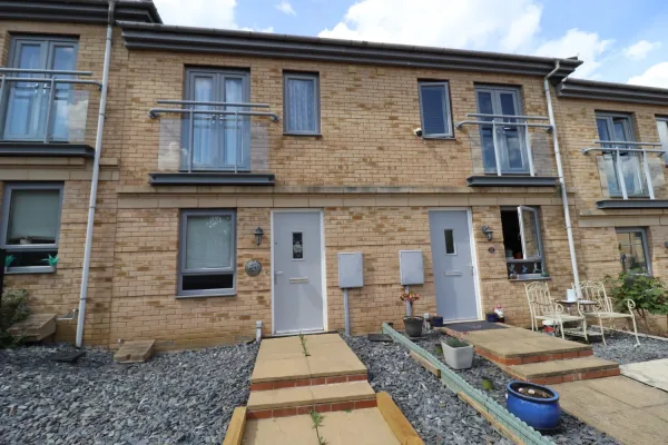 25 Homerton front3