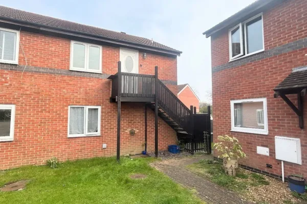63 Hainault front shot