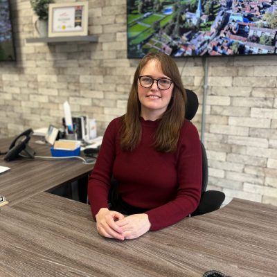 SHARON LAUGHLIN HEADSHOT